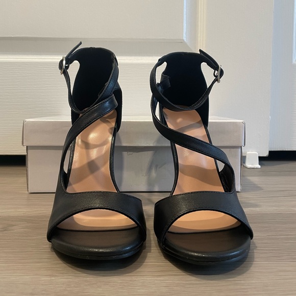 Brand new strappy heels - Picture 2 of 7